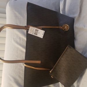 BNWT Michael kors Hayley Bag